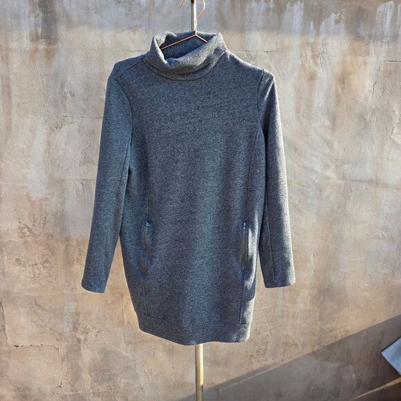 Lou & Gray Tunic Length Stretchy Turtleneck Top - Picture 1 of 8